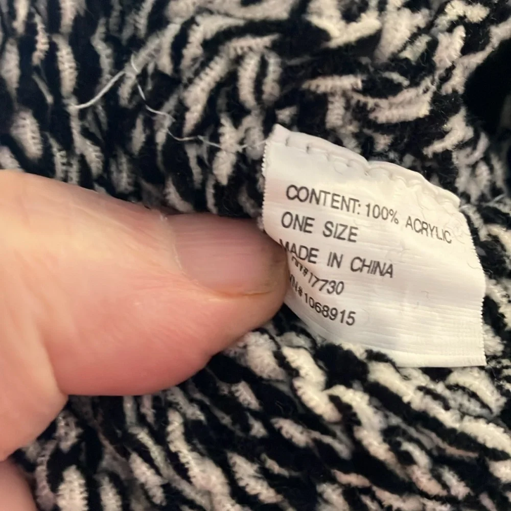 FINAL MARKDOWN Ladies knit cap